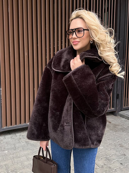 Damen Boxy-Fauxfur-Jacke mit voluminösem Schalkragen und kastiger Silhouette Nord Taschen