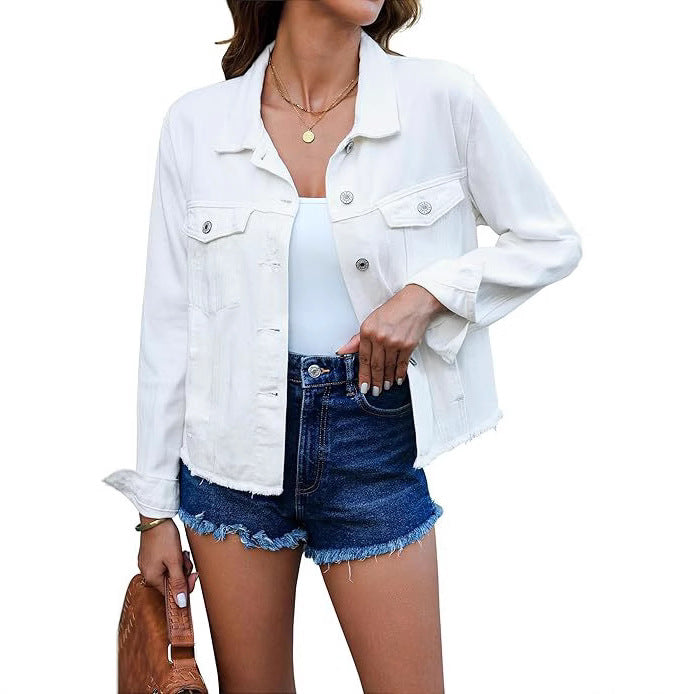 Damen Kurz geschnittene Denim-Jacke mit fransigem Saum und Brusttaschen Nord Taschen