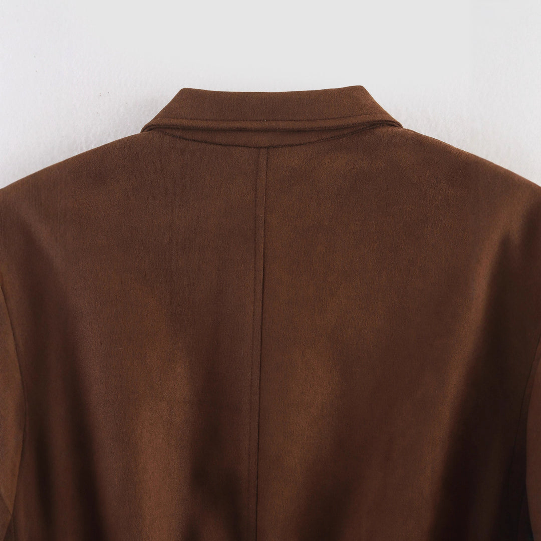 Damen Cropped Bomberjacke in Veloursoptik mit Hemdkragen, Ärmel-Tasche und tailliertem Rippbund Nord Taschen