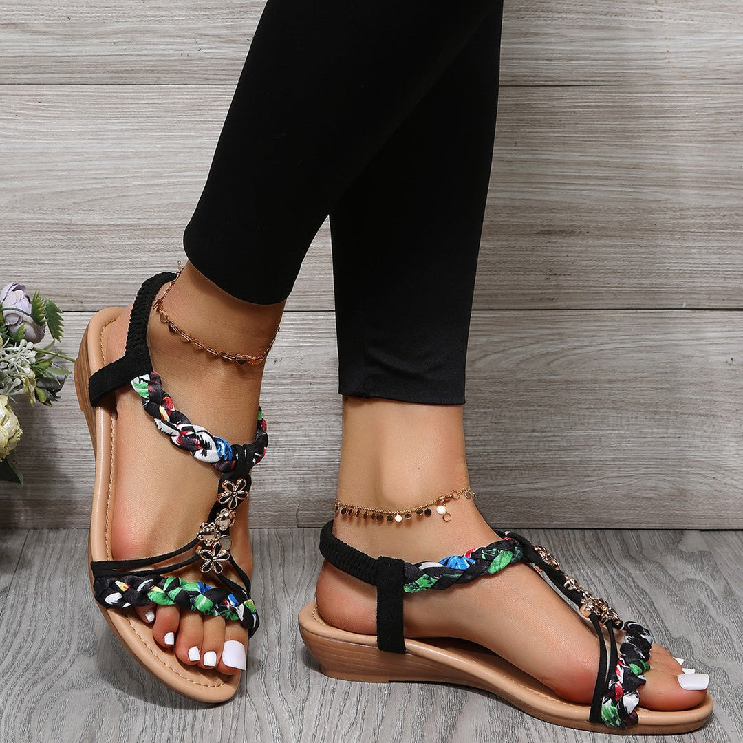Damen modische Häkelsandalen mit buntem Riemendesign und elegantem Fußbett Nord Taschen