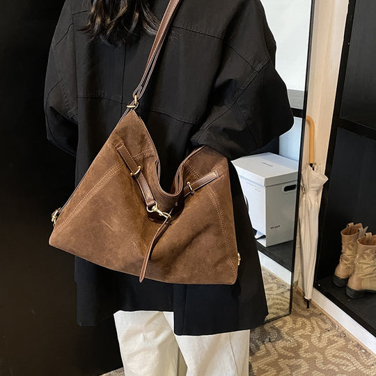 Damen Hobo-Tasche aus weichem Leder mit praktischen Reißverschlusstaschen Nord Taschen