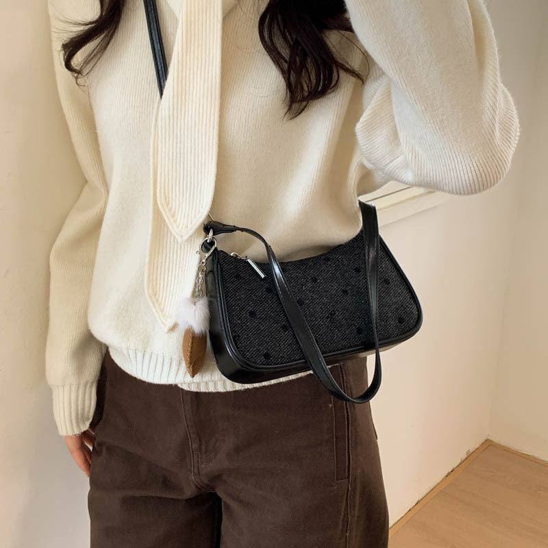 Damen trendige Mini-Handtasche mit verspieltem Tieranhänger Nord Taschen
