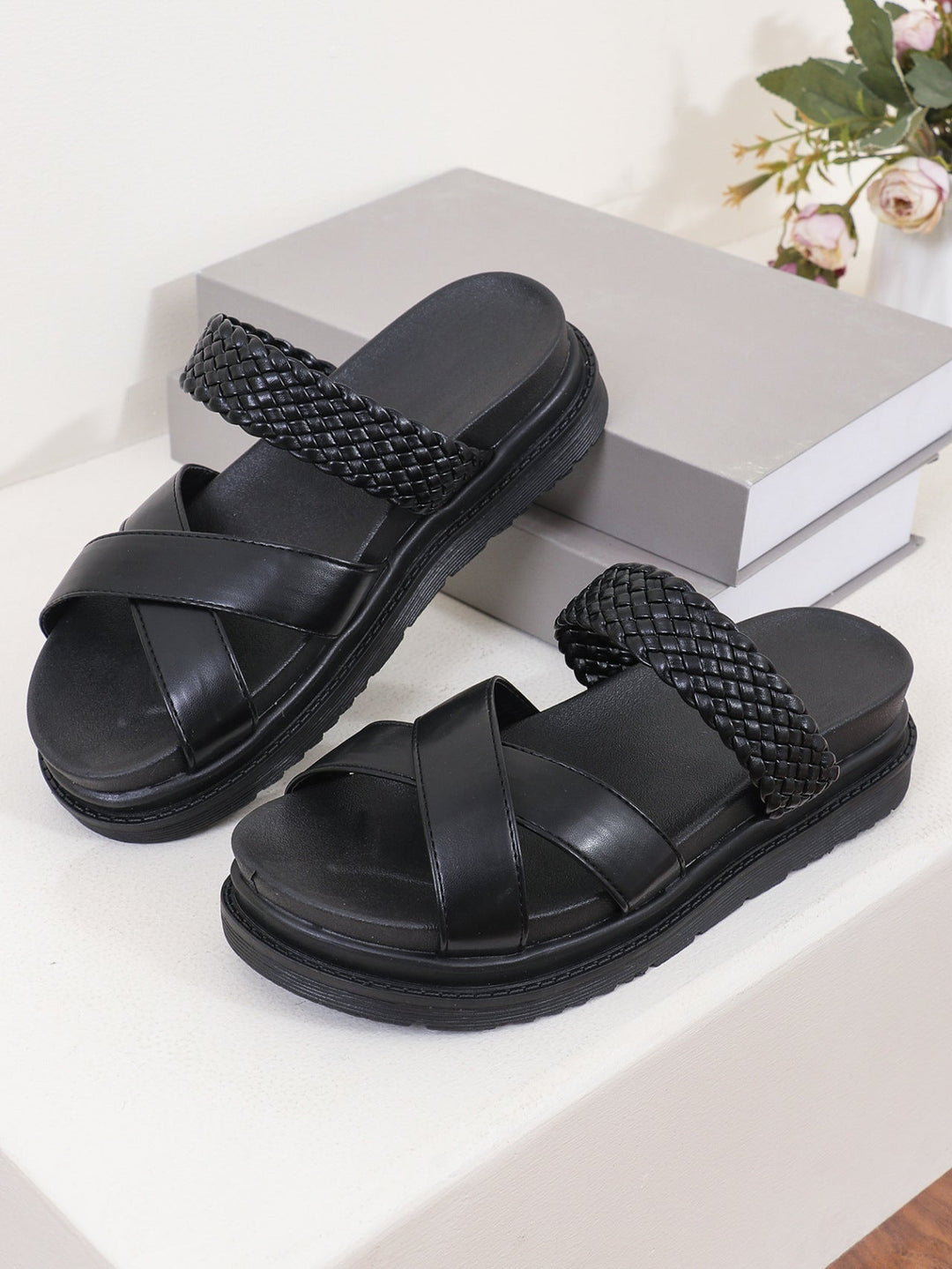 Damen Woven-Badesandalen mit Kreuzriemendesign und rutschfester Sohle