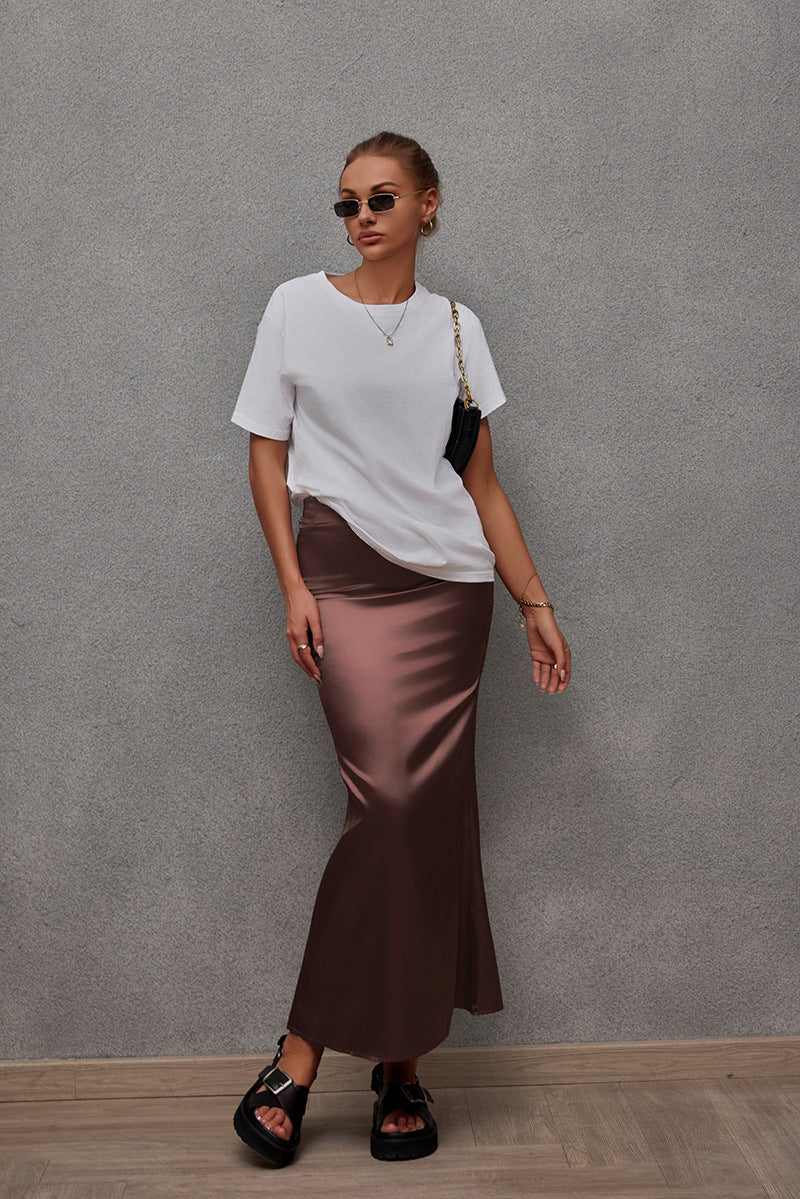 Damen Eleganter Maxirock aus glänzendem Satin mit hohem Schlitz