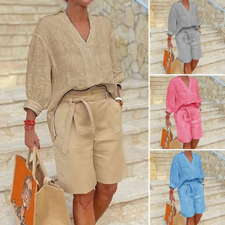 Damen lässiges Sommer-Outfit mit weitem Oberteil und Shorts