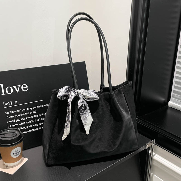 Damen Shopper-Tasche mit eleganten Details und modischem Halstuch Nord Taschen
