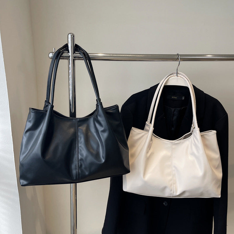 Damen Hobo-Tasche aus geschmeidigem Kunstleder mit elegantem Faltendesign Nord Taschen 1784088805