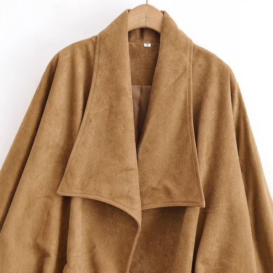 Damen Kurzjacke in Wildlederoptik mit Wasserfallkragen und balloniertem Saum Nord Taschen