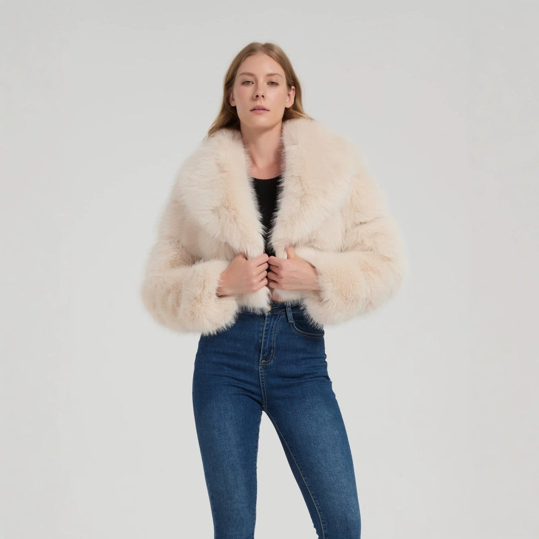 Damen Kurz geschnittene Kunstpelz‑Bolerojacke mit voluminösem Schalkragen Nord Taschen