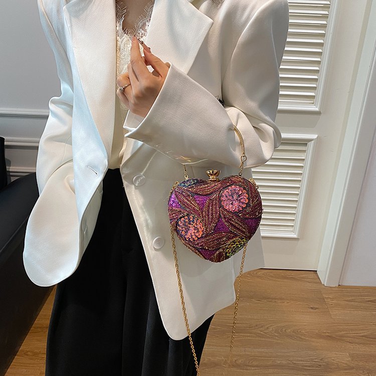 Damen Herzform Clutch mit aufwendiger Bead-Applikation Nord Taschen