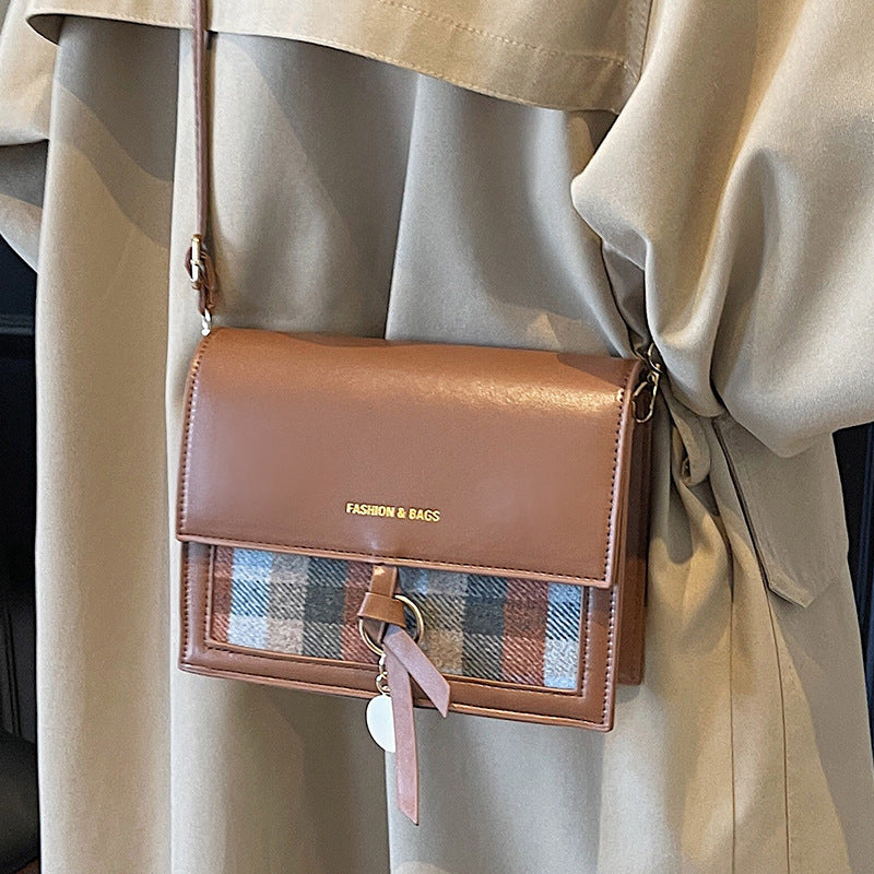 Damen Umhängetasche mit modernem Karodesign Nord Taschen