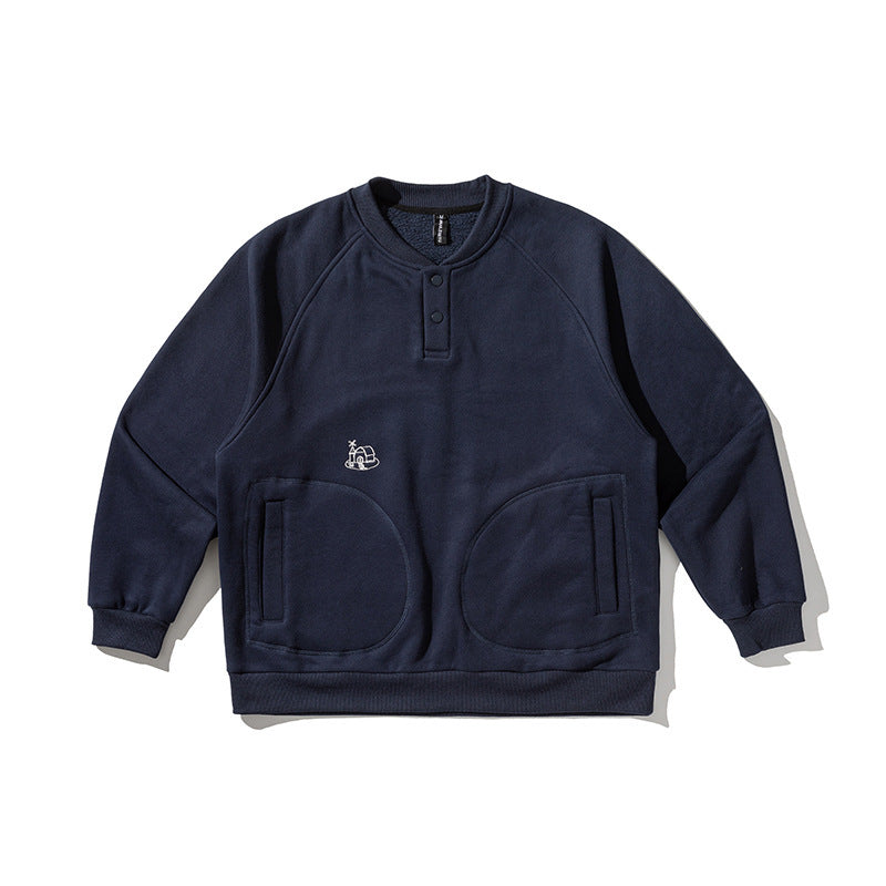 Herren Oversize-Sweatshirt mit Henley-Knopfleiste, Raglanärmeln und runden Fronttaschen Nord Taschen
