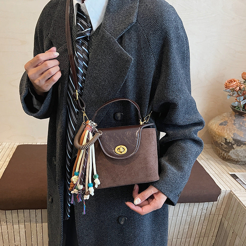 Damen Umhängetasche mit eleganten Quasten und abnehmbarem Schulterriemen Nord Taschen