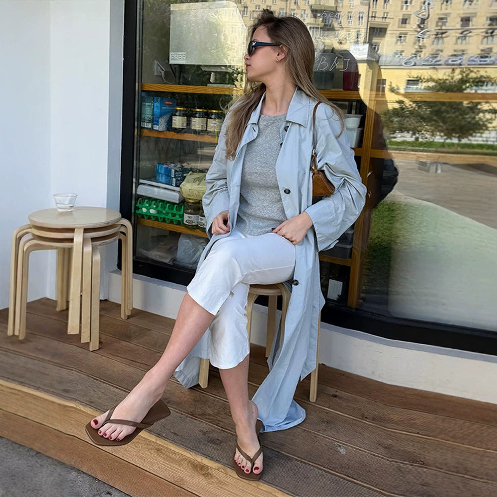 Damen Leichter langer Trenchcoat aus technischem Material mit verdeckter Knopfleiste und lockerem Fall Nord Taschen
