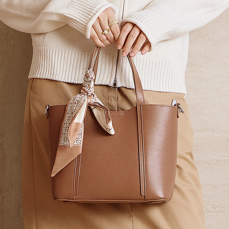 Damen Handtasche mit modischem Halstuch Nord Taschen