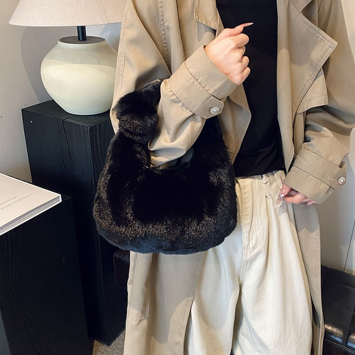 Damen Handtasche aus luxuriösem Kunstfell Nord Taschen