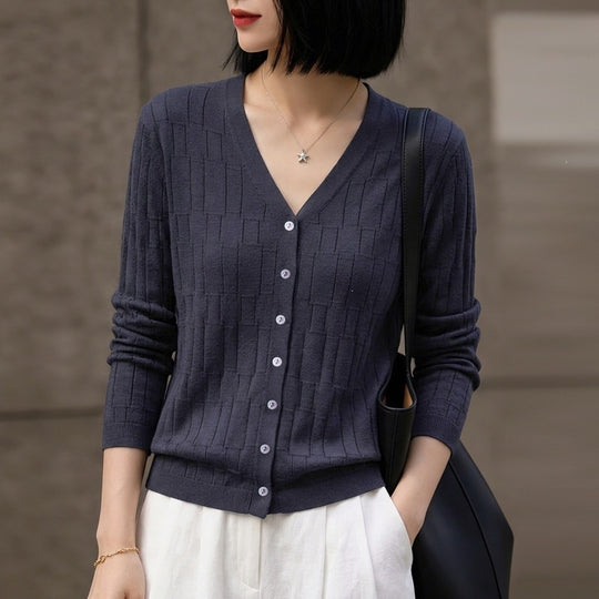Damen V‑Ausschnitt-Feinstrickcardigan mit strukturierter Blockoptik und durchgehender Knopfleiste Nord Taschen