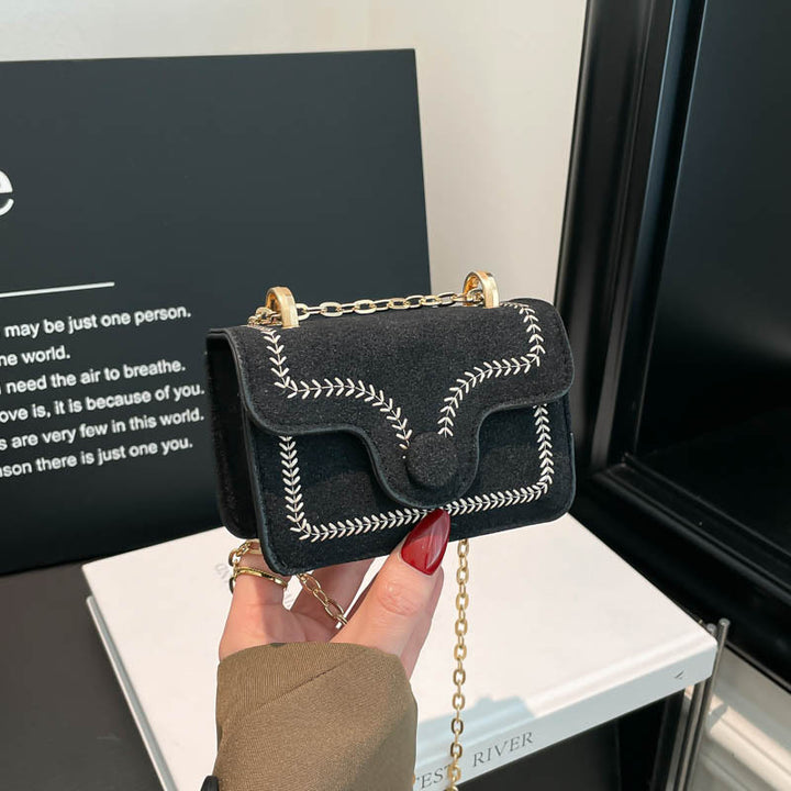 Damen Mini-Henkeltasche mit elegantem Steppmuster und goldenen Akzenten Nord Taschen