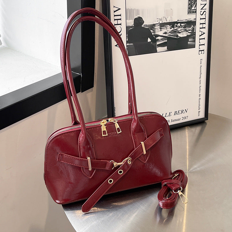 Damen Handtasche mit elegantem Hochglanzfinish und praktischen Tragegriffen Nord Taschen