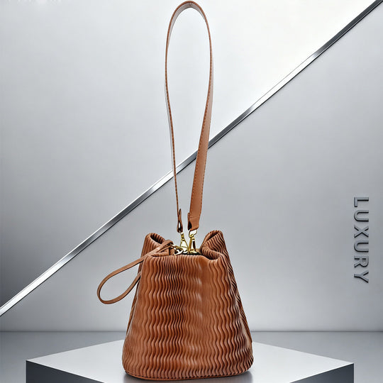 Damen Hobo-Tasche mit strukturierter Oberfläche und abnehmbarem Tragegriff Nord Taschen