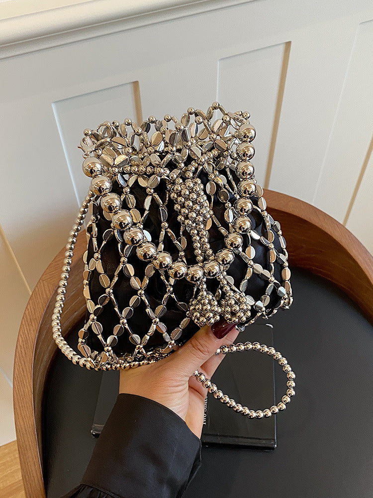 Damen Beuteltasche mit glamourösen Perlenakzenten Nord Taschen