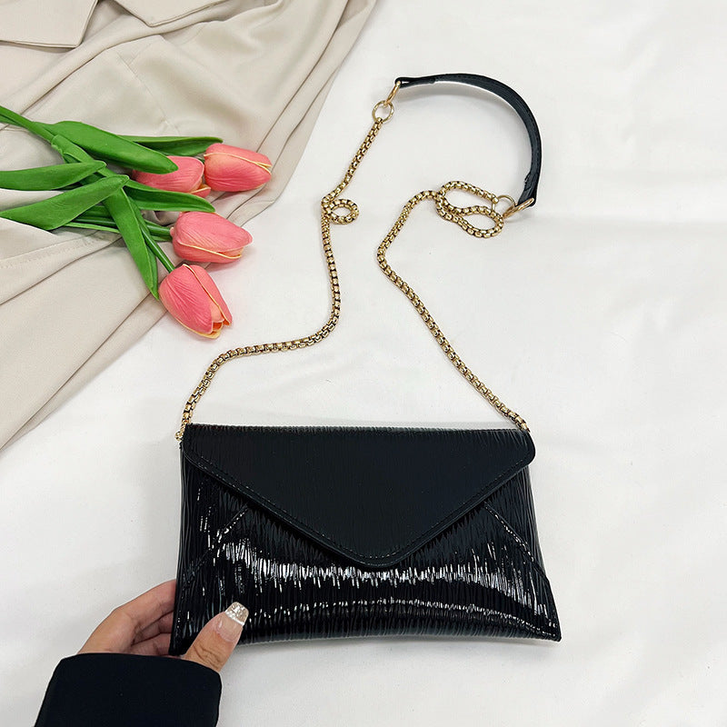 Damen elegante Clutch mit glänzendem Obermaterial Nord Taschen
