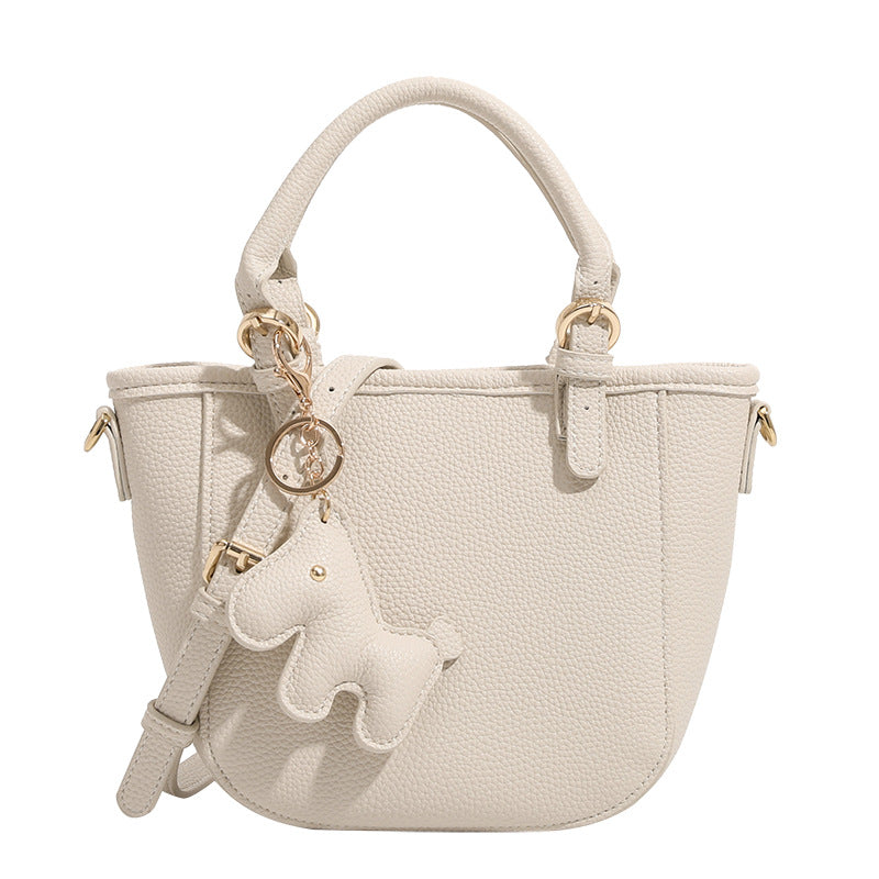Damen Mini-Handtasche mit verspieltem Tieranhänger Nord Taschen