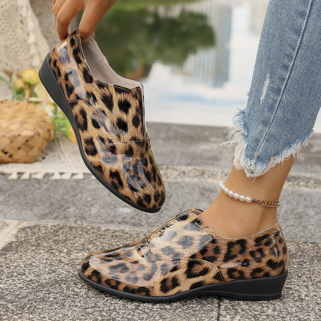 Damen Elegante Lack-Slip-On Loafer mit gepolstertem Komfortfußbett Nord Taschen