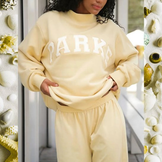 Damen Gemütliches Freizeit-Set mit Oversize kurz geschnittenem Sweatshirt und elastischen Baumwoll-Shorts Nord Taschen