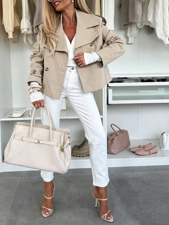 Damen Kurz geschnittener Doppelreihiger Trenchcoat mit Schulterklappen Nord Taschen