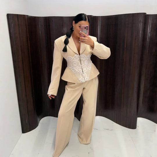 Damen Zweiteiliges Anzugset mit tailliertem Blazer, Spitzen‑Corsage und weiter Palazzohose Nord Taschen