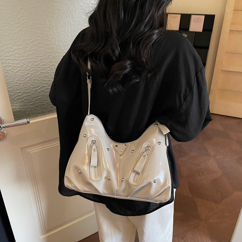 Damen Hobo-Tasche mit markanten Reißverschlüssen Nord Taschen