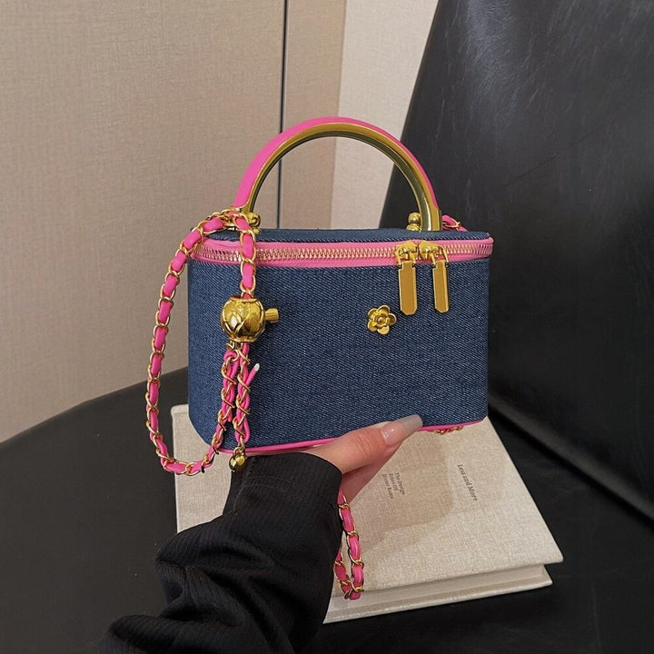 Damen Designer Handtasche mit exklusiven Kettenakzenten Nord Taschen