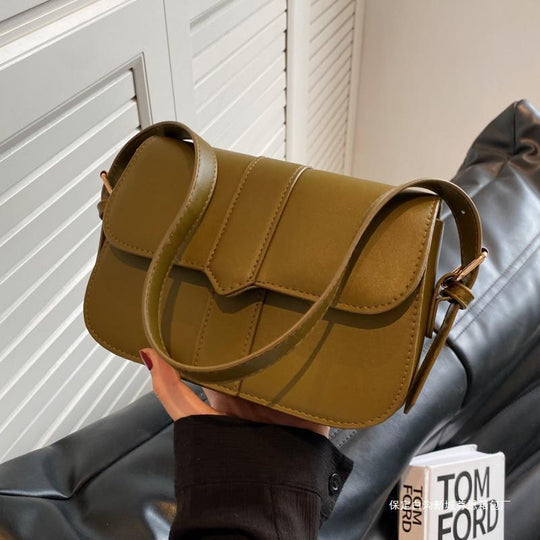 Damen Umhängetasche mit elegantem Klappenverschluss und verstellbarem Schulterriemen Nord Taschen