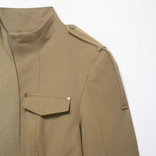 Damen Militärinspirierte Utility-Jacke mit Stehkragen und aufgesetzten Pattentaschen Nord Taschen