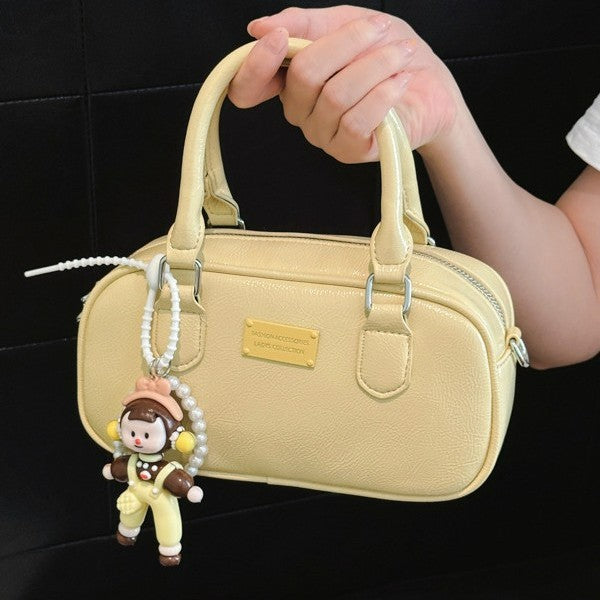 Damen Handtasche mit einzigartigem dekorativem Anhänger Nord Taschen