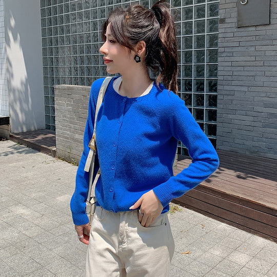 Damen Kurzgeschnittener Feinstrick-Cardigan mit Rundhalsausschnitt und kastiger Passform Nord Taschen