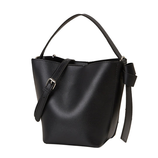 Damen Hobo-Tasche mit minimalistischer Silhouette und verstellbarem Schulterriemen Nord Taschen