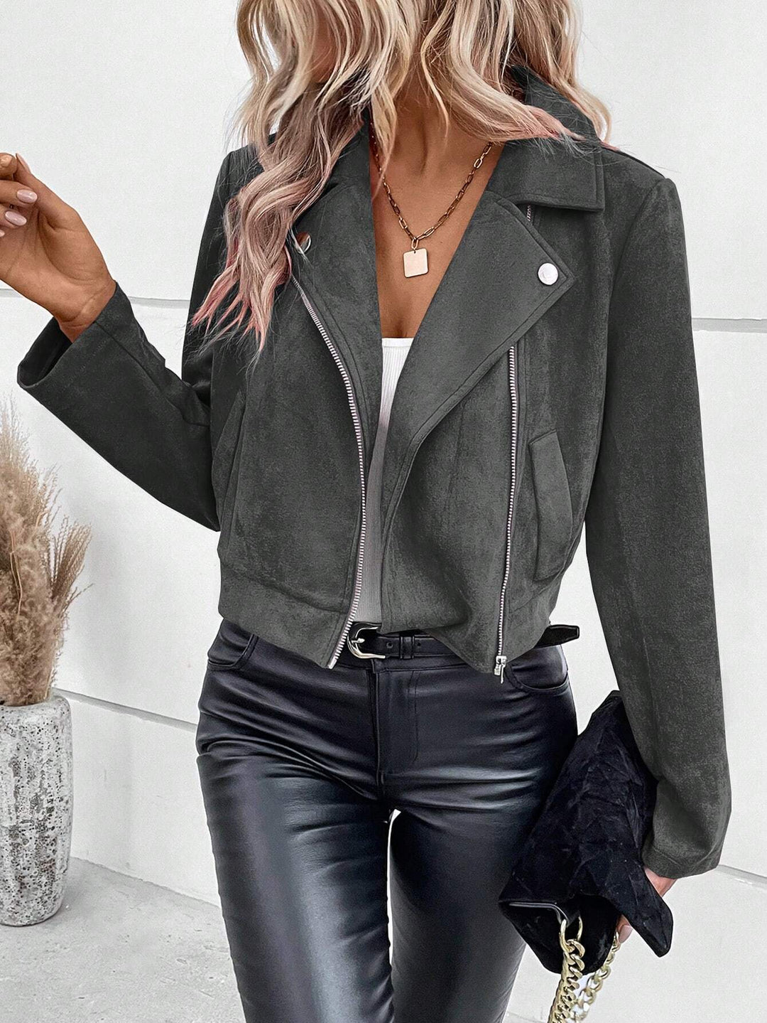 Damen Stylische Bikerjacke aus Kunstleder mit asymmetrischem Reißverschluss