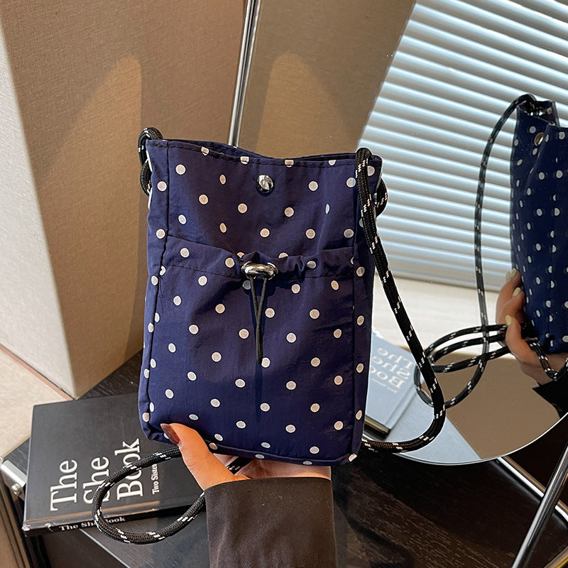 Damen Umhängetasche mit innovativem Kordelzugdesign Nord Taschen