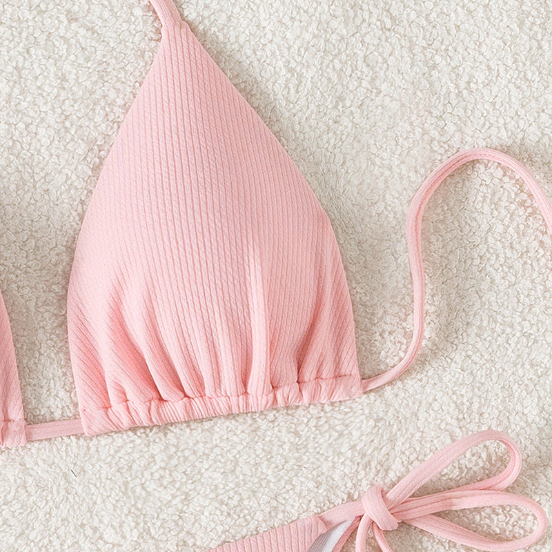 Damen Triangel-Bikini mit verstellbaren Riemen und raffinierten Details