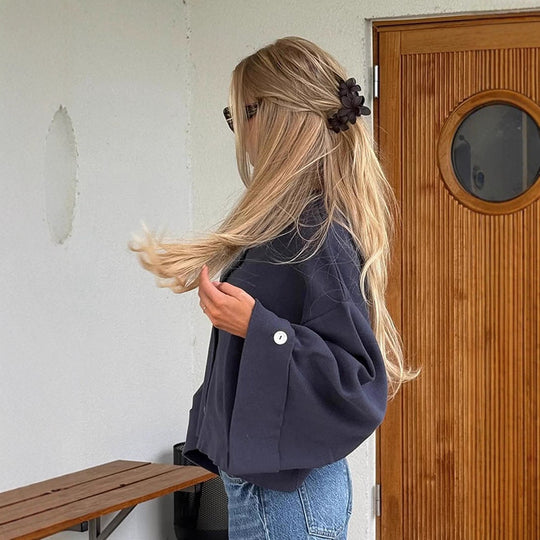 Damen Oversize Cropped-Jacke mit weiten Trompetenärmeln und Knopfmanschetten Nord Taschen
