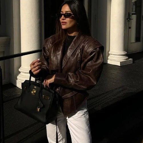 Damen Kurzjacke aus Wildlederoptik mit Wickelgürtel, Schalkragen und Schnürdetail Nord Taschen