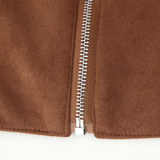 Damen Kurzgeschnittene Veloursoptik-Jacke mit zentralem Reißverschluss und Hemdkragen Nord Taschen