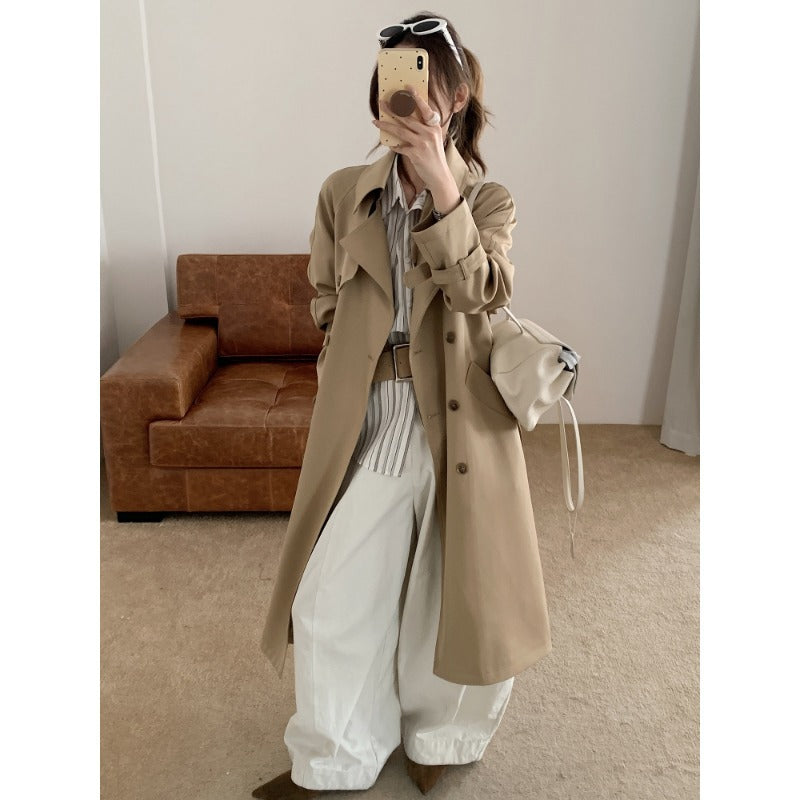 Damen Oversize Trenchcoat mit Doppelreihe, Taillengürtel und Epauletten Nord Taschen