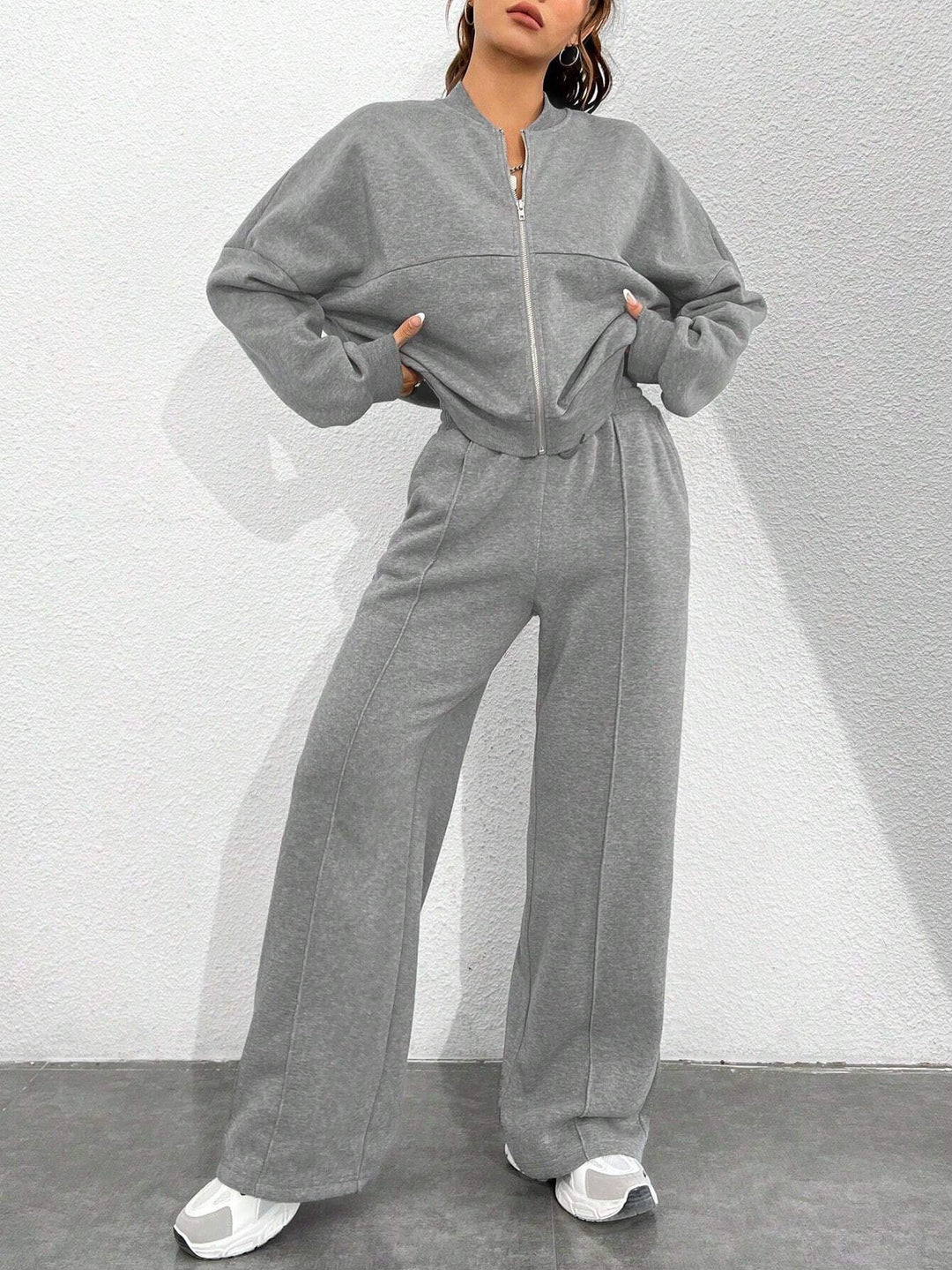 Damen kurze Sweatjacke mit Reißverschluss und High-Waist weitem Jogginghosen-Set Nord Taschen