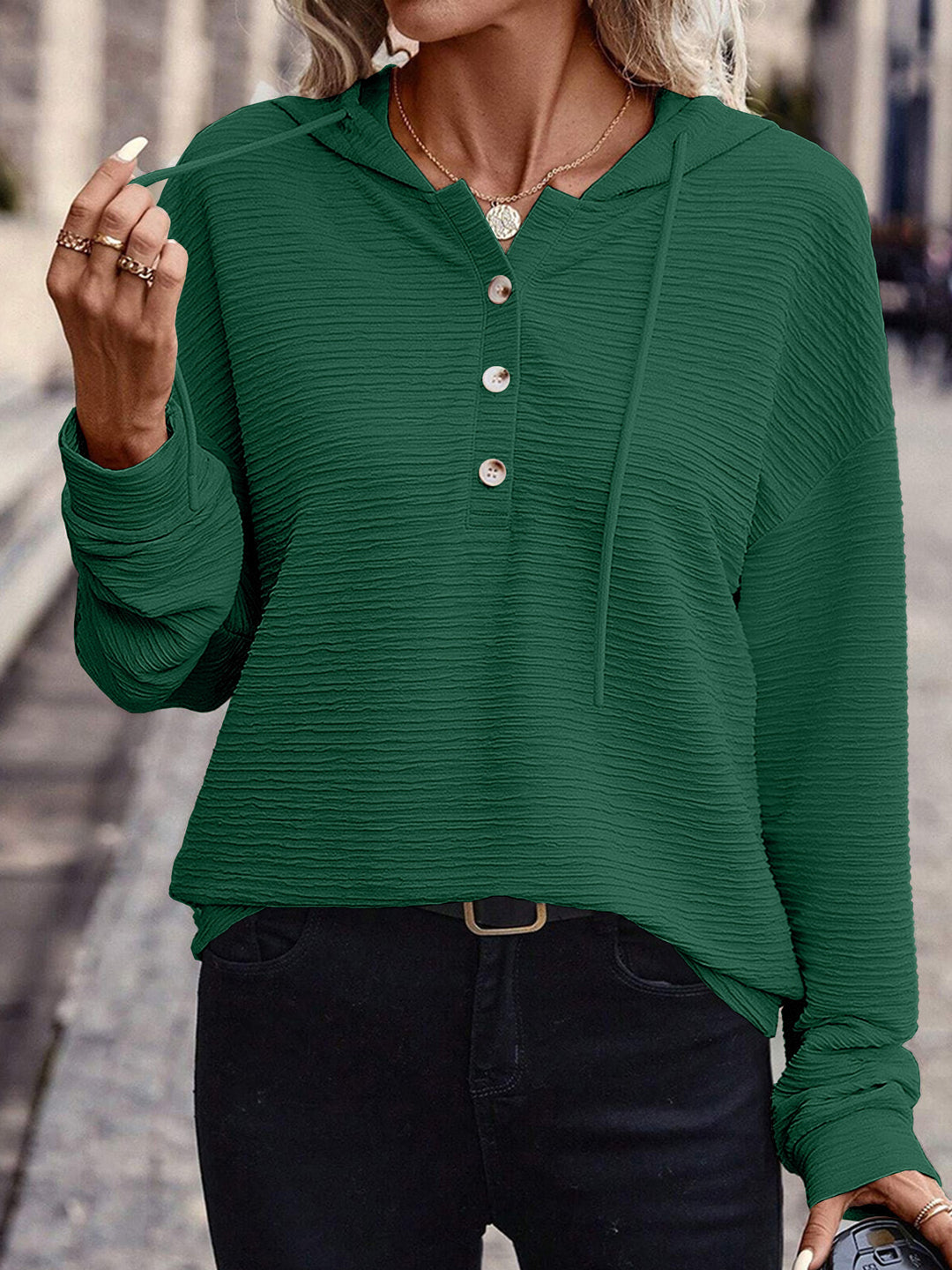 Damen Texturierter Kapuzen-Henleypullover mit Knopfleiste Nord Taschen