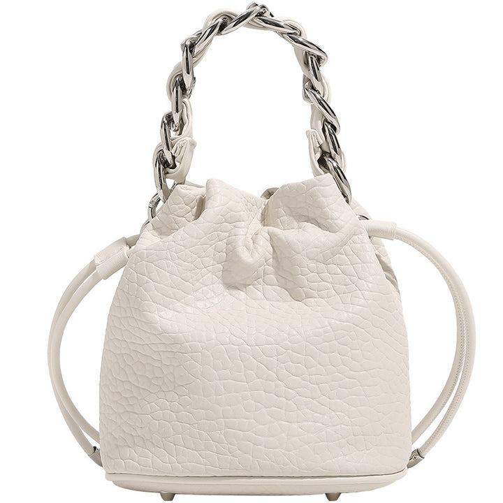 Damen Mini-Rucksacktasche mit elegantem Kettenhenkel und feiner Textur Nord Taschen