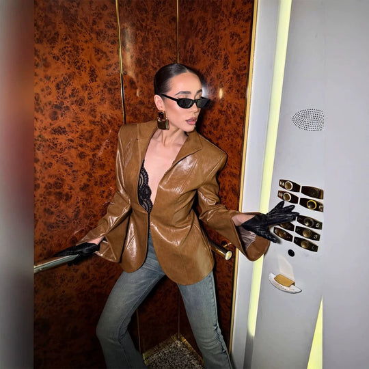 Damen Figurbetonter Lederimitat-Blazer mit Stehkragen & verlängerten Manschetten Nord Taschen