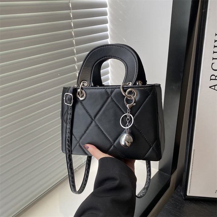Damen Handtasche im modernen Steppmuster Nord Taschen